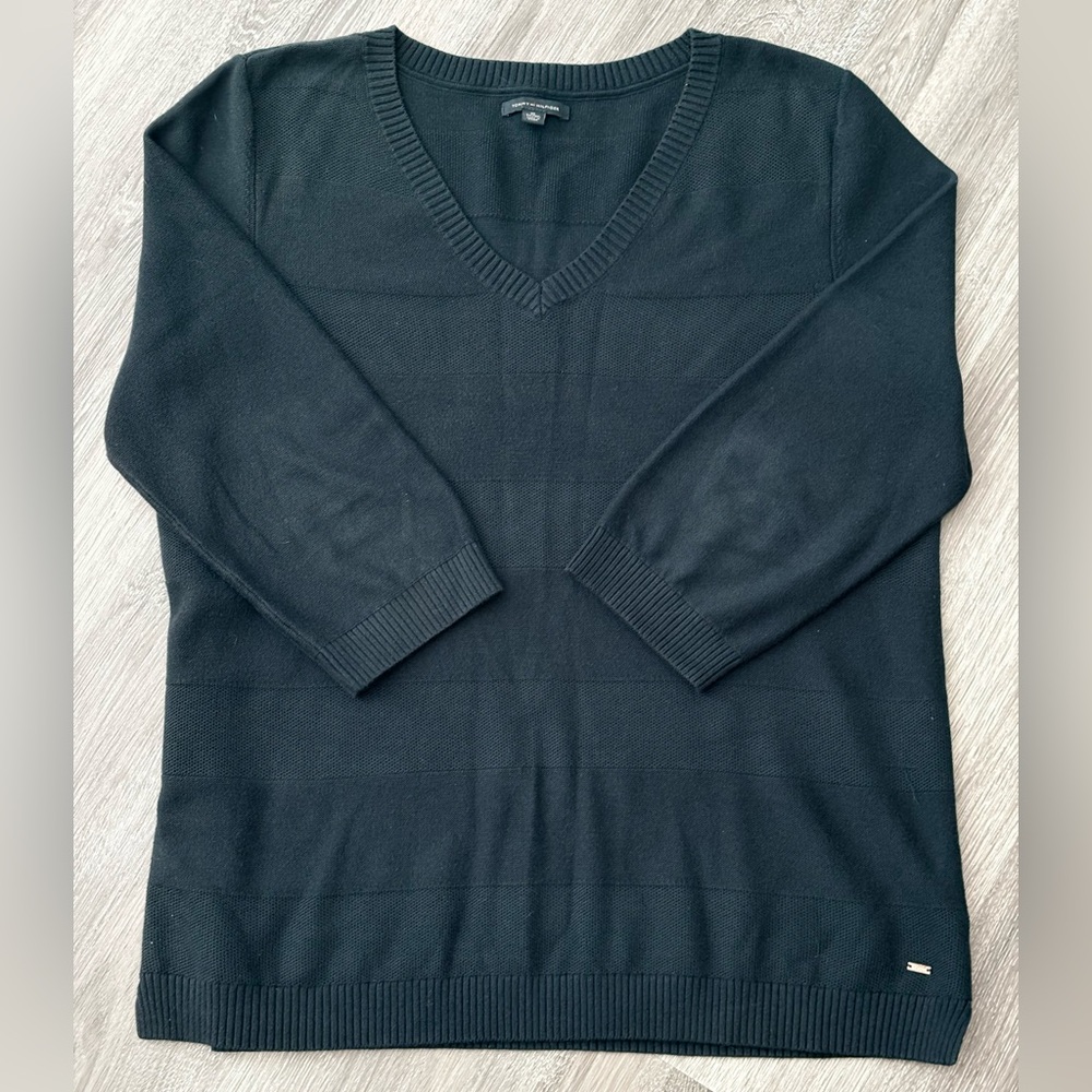 Tommy Hilfiger Classic Navy Blue V-Neck Sweater | Size XL | Timeless & Chic